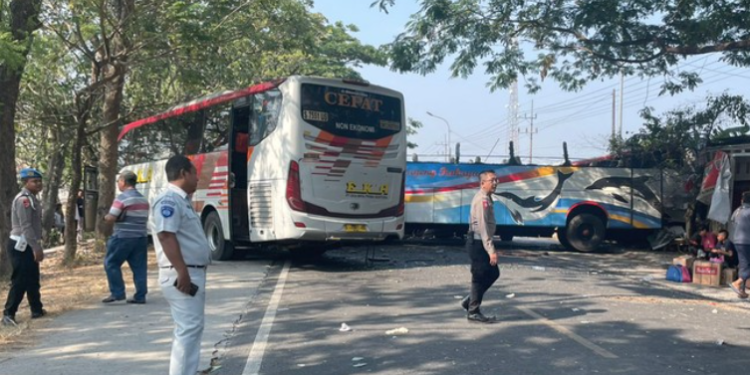 Kecelakaan Maut Antara Bus Sugeng Rahayu dan Bus Eka Cepat di Ngawi-Madiun, Diduga Akibat Penghindaran Pejalan Kaki