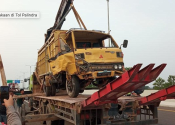 Kecelakaan di Ruas Tol Palembang-Indralaya: Truk PS Menabrak Toyota Raize