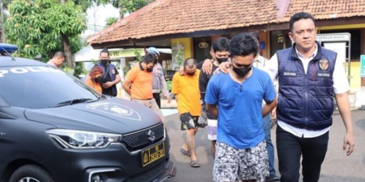 Polisi Tangkap Pasutri Penadah Motor Curian di Jakbar