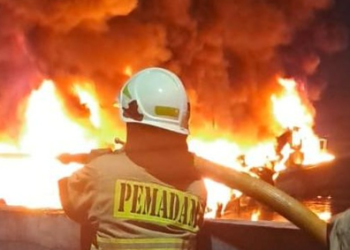 Kapal Terbakar di Dermaga Ancol Diduga dari Percikan Api saat Isi BBM