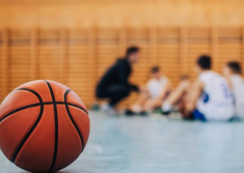 Larangan Main Setahun Bagi Pebasket SMP yang Viral Pukul Lawan