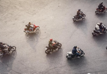 Dua Motor Tabrakan Saat Putar Balik di Jalanan Depok, 1 Orang Tewas