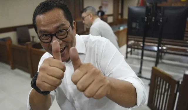 Divonis Bebas Hukuman TPPU, Windu Aji Sutanto Tersenyum Lebar