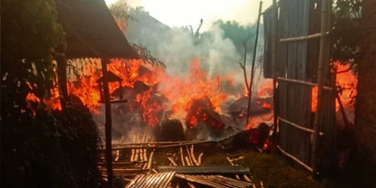 Diduga Berawal dari Bakaran Sampah, Kebakaran Terjadi di Weru Cirebon