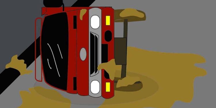 Truk Tambang Kehilangan Kendali, Menabrak 2 Rumah dan Puluhan Warga Terluka