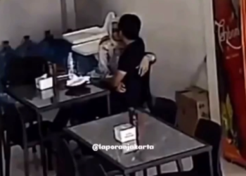 Duo Sejoli Kepergok Lakukan Tindakan Tidak Senonoh di Toilet Restoran Ciputat