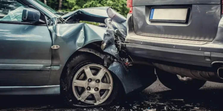 Kecelakaan Maut di Perlintasan Kereta: Truk Tertabrak KA Taksaka di Yogyakarta