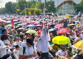 Polisi Kerahkan 1.597 Personel Amankan Demo Guru dan Buruh di Jakarta Pusat
