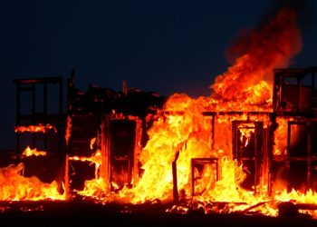 Kerugian Fantastis: Gudang Karpet di Tanjung Priok Ludes Terbakar, Ditaksir Capai Rp 2,5 Miliar