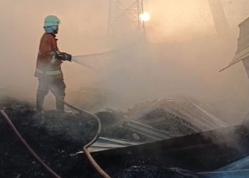 Kebakaran Hebat Landa Pabrik Tekstil di Karawang, Kerugian Ditaksir Miliaran Rupiah