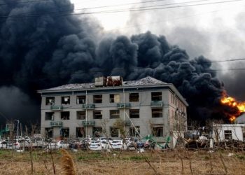 Gudang Kimia Meledak di Tangerang: Dua Pekerja Luka Serius, Warga Sekitar Panik