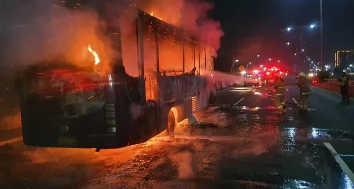 Insiden di Tol Wiyoto Wiyono: Bus Terbakar Hebat, Kerugian Capai Rp2 Miliar