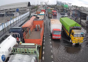Banjir Masih Rendam Jalur Pantura Demak, Lalu Lintas dari Timur ke Barat Dialihkan