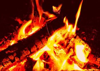 Api Lahap Restoran di Mal Klender, Diduga Akibat Korsleting Mesin Pendingin