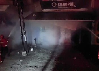 Satu Orang Meninggal dalam Tragedi Kebakaran Ruko Suku Cadang di Padang Dini Hari