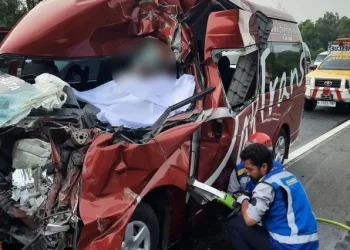 Kecelakaan Maut Mobil Travel Tabrak Truk di Tol Cipularang