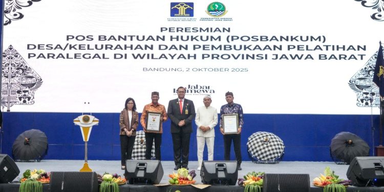 AKSES KEADILAN DI TINGKAT AKAR RUMPUT: Desa-desa di Ajung Jember Sepakat Bentuk Pos Bantuan Hukum Desa (Posbakumdes)