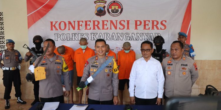 Dendam Asmara Berujung Pengeroyokan: Polres Karanganyar Ungkap Kasus Kriminal