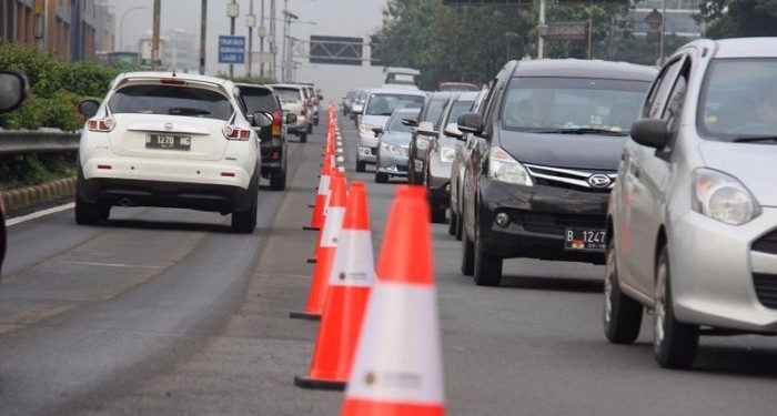 Macet Parah di Tol Dalam Kota Jakarta, Contraflow Diberlakukan dari Halim hingga Senayan