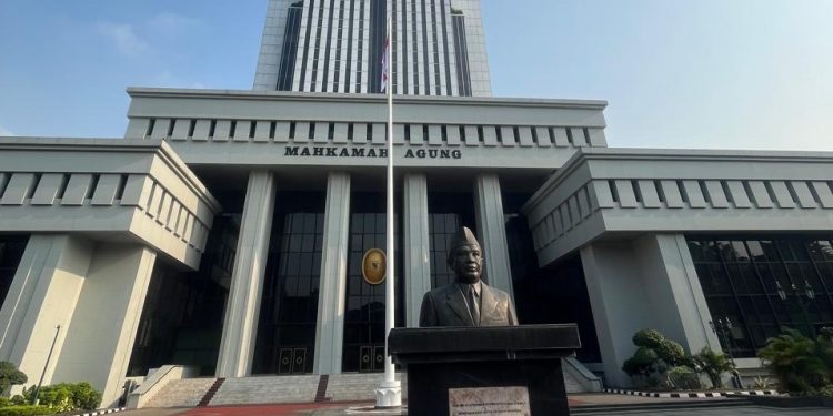 Mahkamah Agung Jatuhkan Vonis Bersyarat untuk Pelaku Pemerasan dalam Kasus Penagihan Utang