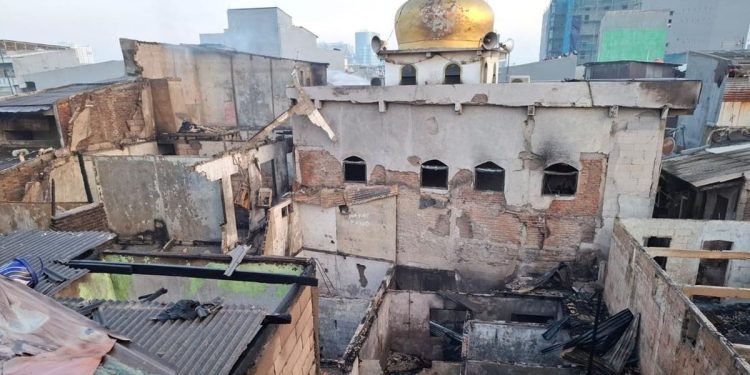 Korsleting Listrik Picu Kebakaran Hebat, Puluhan Rumah Petak di Jakarta Utara Ludes
