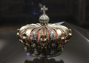 Geger Internasional: Permata Mahkota Prancis Dicuri Setelah Museum Louvre Paris Dibobol