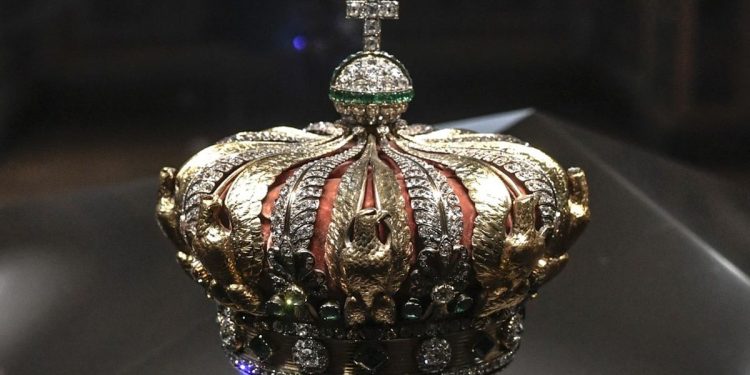 Geger Internasional: Permata Mahkota Prancis Dicuri Setelah Museum Louvre Paris Dibobol