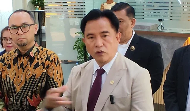 Menko Yusril Sebut Lebih dari 600 Ribu Penerima Bantuan Terlibat Judi Online