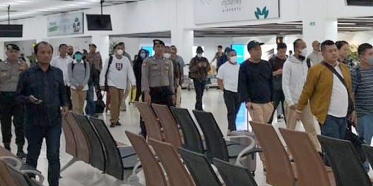 OTT KPK di Riau: Gubernur dan 9 Orang Dibawa ke Jakarta