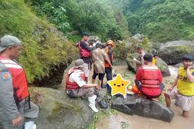 Tragedi Tubing di Sungai Kendal: Mahasiswi Asal Bojonegoro Masih Hilang, Korban Tewas Mencapai Lima Orang