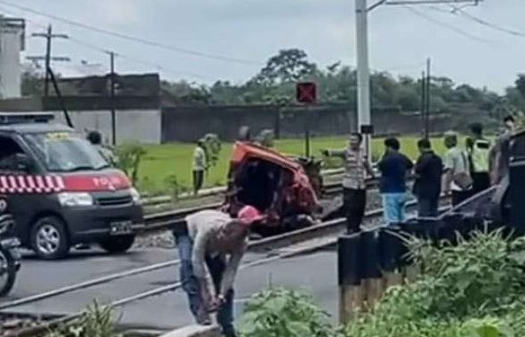 Kecelakaan Maut KA Bangunkarta di Sleman: Tiga Korban Tewas di Perlintasan Prambanan