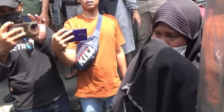 Tragedi Keluarga di Makassar: Jenazah Adik Korban Pembunuhan Kakak Disambut Histeris