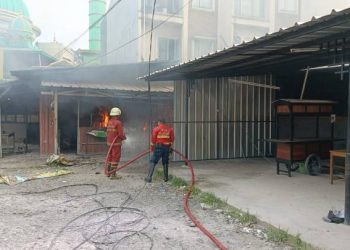 Respons Cepat BPBD Kota Tangerang Padamkan Kebakaran Rumah Makan di Perintis Kemerdekaan