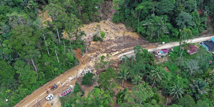 Korban Jiwa Bencana Sumatera Mencapai 921 Orang, 392 Hilang