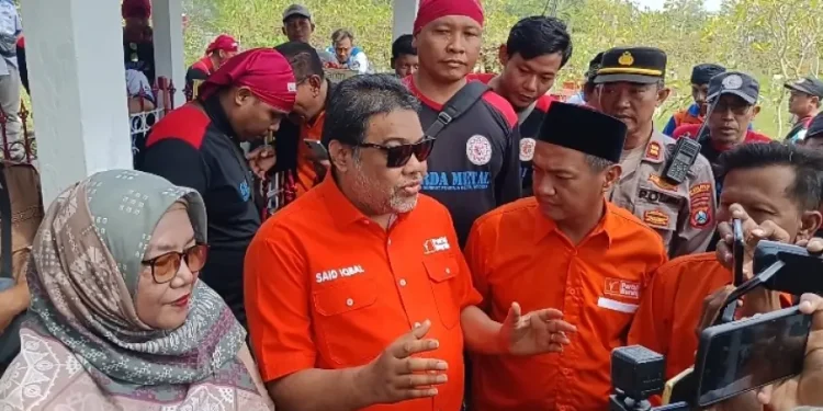 Bentuk Penghormatan, Partai Buruh Berziarah ke Makam Marsinah di Nganjuk